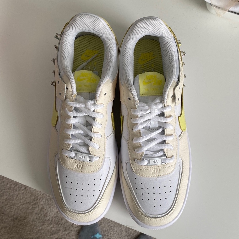 Nike Women's Sneakers White Cream Yellow